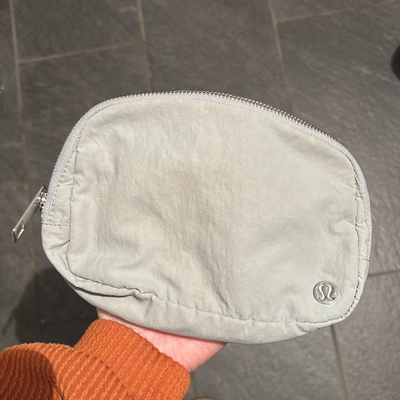 Lululemon belt bag - Picture 1 of 10